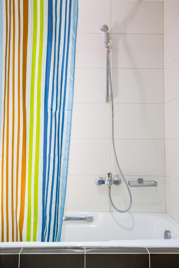 Lovely New βuild Flat Near Metro - Free Parking Apartment *