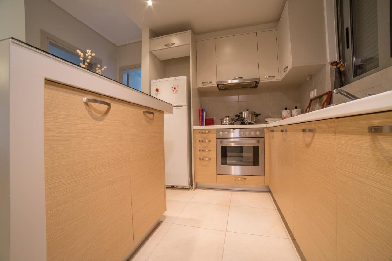 Apartment Lovely New βuild Flat Near Metro - Free Parking *