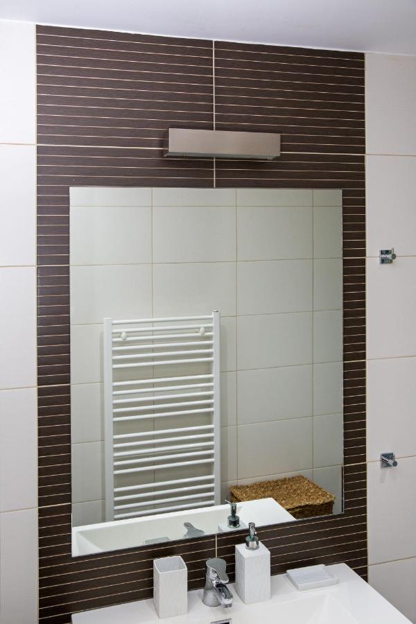 Lovely New βuild Flat Near Metro - Free Parking Apartment
